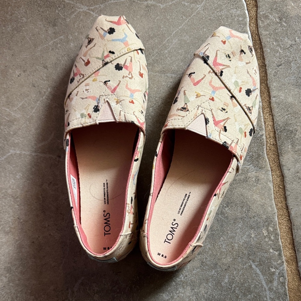 TOMS Women's Patterned Canvas Flats - Cream and Black